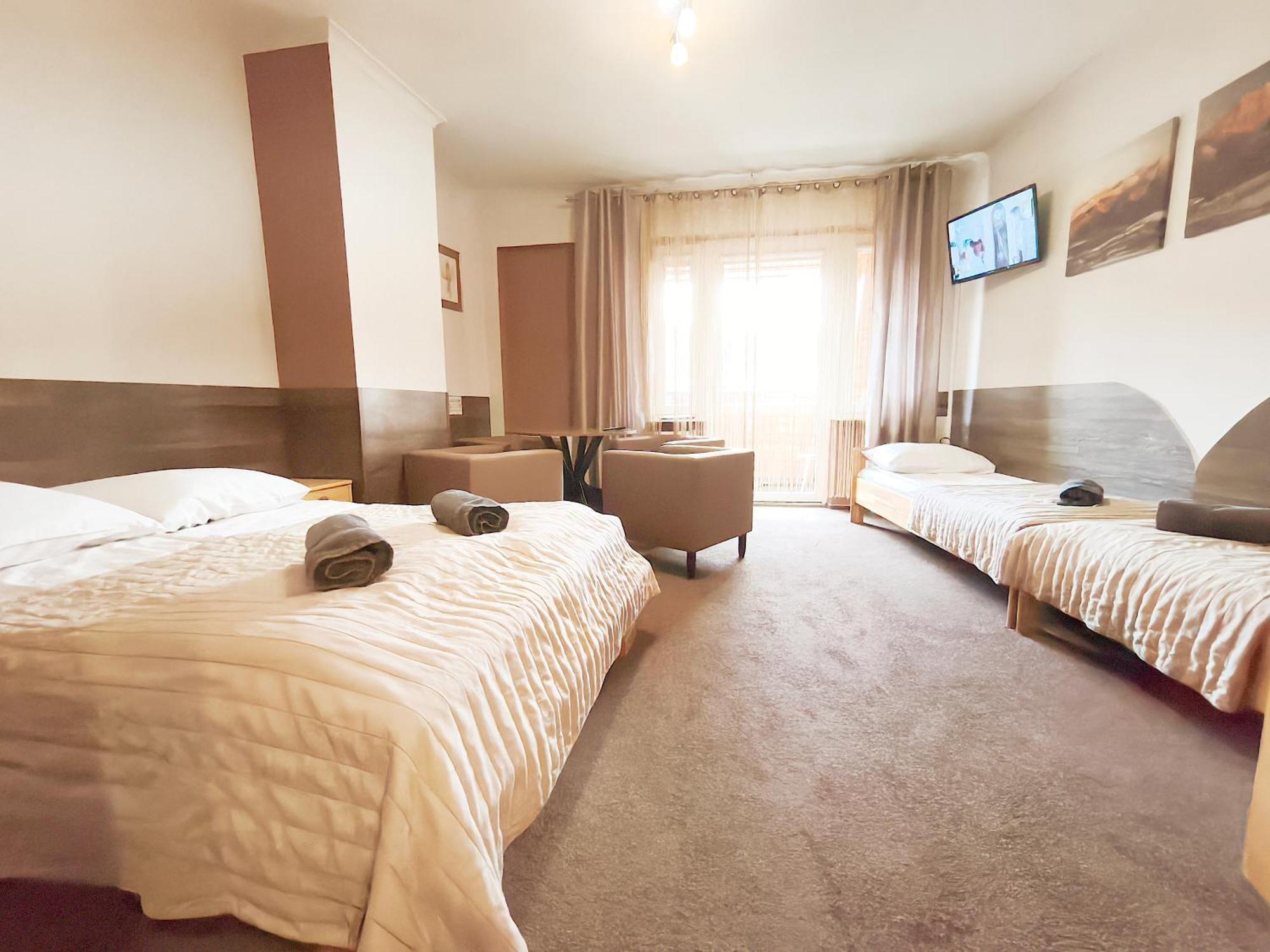 Pokoje Goscinne I Apartamenty Krupowki 19 Zakopane Exterior foto